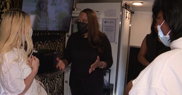 woman-helping-others-who-‘age-out’-of-the-system woman-helping-others-who-‘age-out’-of-the-system