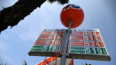 biden-blames-russia-&-opec-for-high-oil-and-gas-prices-in-us