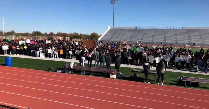 tulsa-students-walk-out-in-support-of-julius-jones