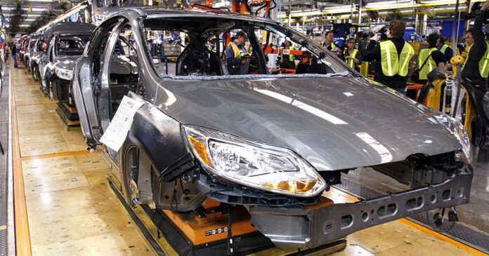 starved-for-semiconductors,-ford-strikes-deal-for-more-chips