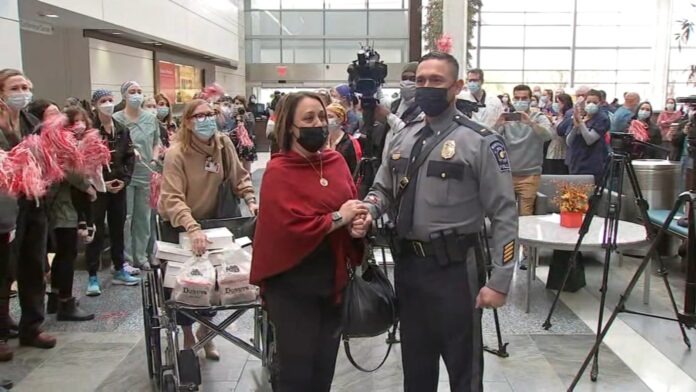 officer-returns-to-thank-doctors-who-saved-him