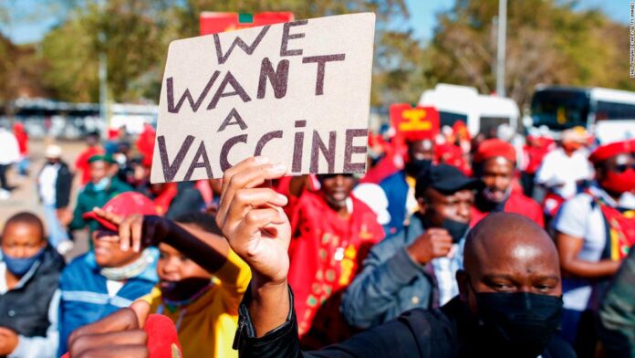 scientists-at-odds-about-what-made-omicron-variant-more-likely