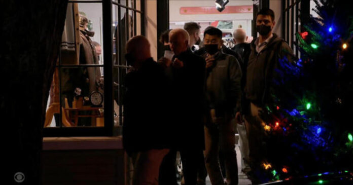 biden-promotes-small-businesses-as-stocks-take-a-hit-over-omicron-fears