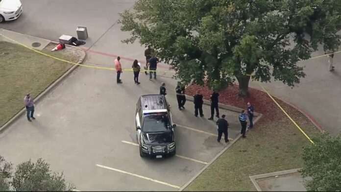 officer-dies-after-shooting-outside-grocery-store officer-dies-after-shooting-outside-grocery-store