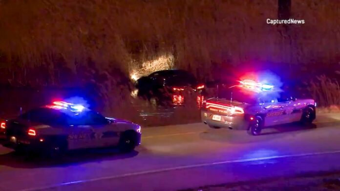 officer-credited-with-rescuing-2-kids-from-pond