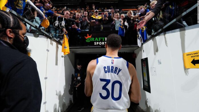 steph-curry:-how-golden-state-warriors-star-‘revolutionized’-the-nba
