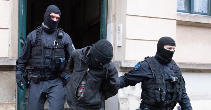 covid-restriction-opponents-suspected-of-plot-to-kill-german-official