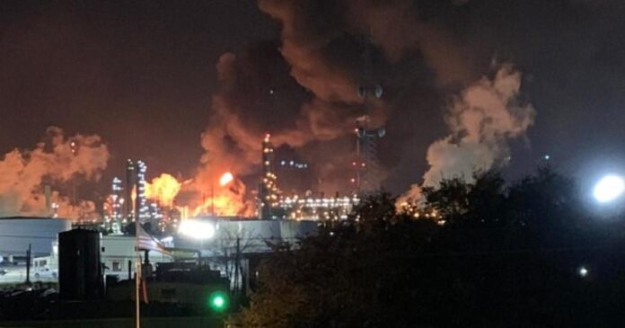 major-industrial-accident-ignites-fire-at-exxonmobil-refinery