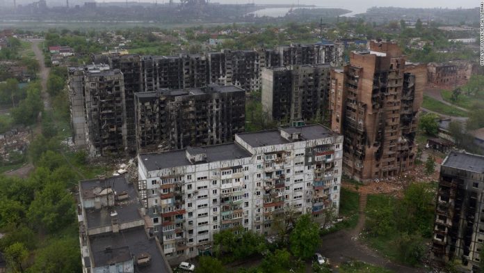 ukrainian-troops-fight-street-battles-with-russian-soldiers-in-severodonetsk;-unburied-bodies-and-contaminated-drinking-water-spark-fears-of-cholera-outbreak-in-mariupol