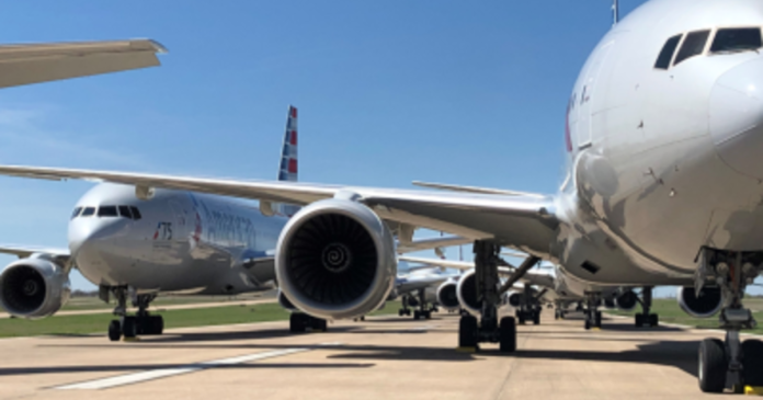 man-accused-of-stealing-$10k+-on-flight