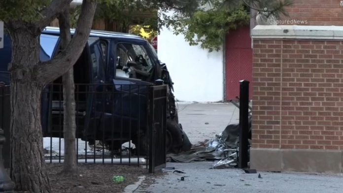 chicago-crash:-man-dead-after-crashing-into-elementary-school