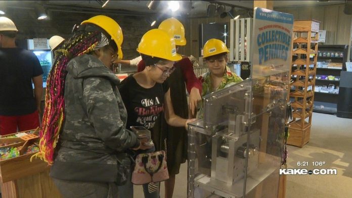 kansans-cool-off,-escape-heat-in-the-salt-mines kansans-cool-off,-escape-heat-in-the-salt-mines