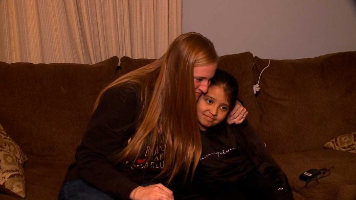 5th-grader-raises-$2,000-for-grieving-teacher 5th-grader-raises-$2,000-for-grieving-teacher