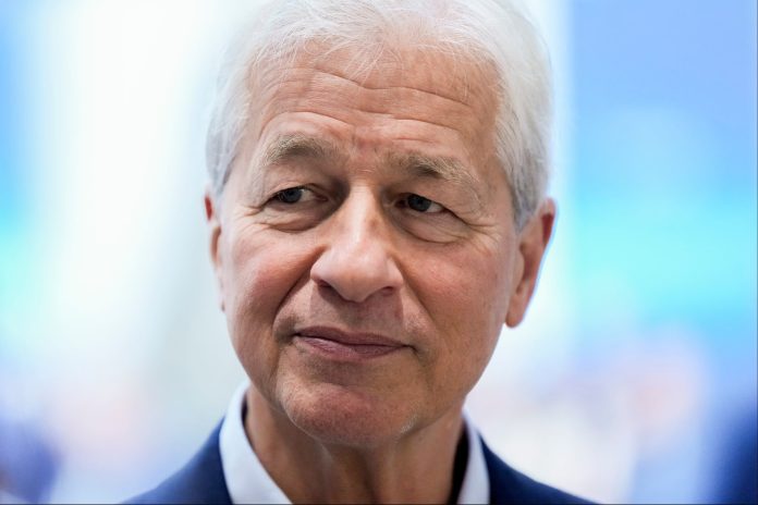 jpmorgan-shuts-down-internal-message-board-comments-after-employees-react-to-return-to-office-mandate jpmorgan-shuts-down-internal-message-board-comments-after-employees-react-to-return-to-office-mandate