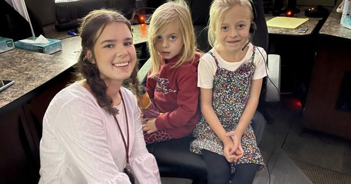 girl-who-called-911-for-her-father-honored girl-who-called-911-for-her-father-honored