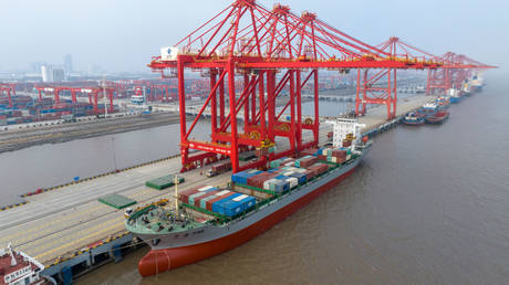 china-fires-back-in-trade-war-with-tariffs-on-canadian-goods china-fires-back-in-trade-war-with-tariffs-on-canadian-goods