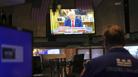 trump-admits-he-reacted-to-stock-market-plunge trump-admits-he-reacted-to-stock-market-plunge