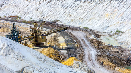 ukraine-publishes-memorandum-on-minerals-deal-with-us ukraine-publishes-memorandum-on-minerals-deal-with-us