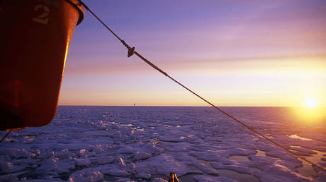 eu-frozen-out-of-arctic-opportunities-by-russia-sanctions-–-ft eu-frozen-out-of-arctic-opportunities-by-russia-sanctions-–-ft